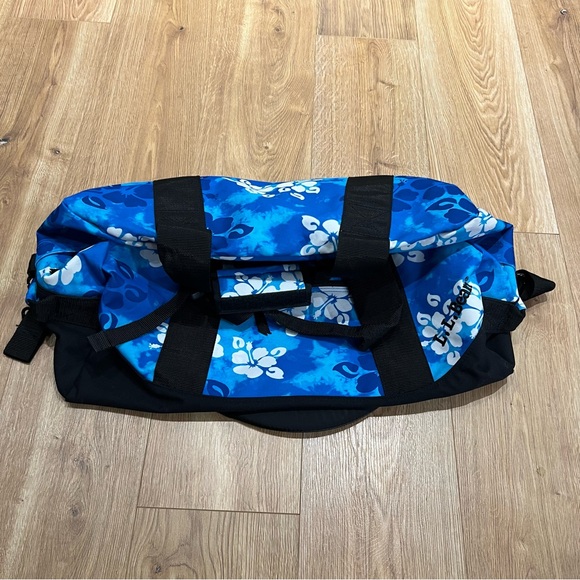LL BEAN Adventure Duffle Bag Blue Hibiscus Medium 35L Used, Very Good - Picture 12 of 13